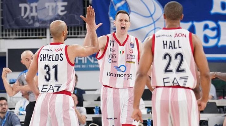 Basket, play-off: Milano domina Brescia in gara 3 e vola in finale