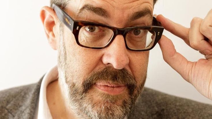 Richard Osman “Io, re dei quiz tv salvato dallo humour ora piango sui miei gialli”