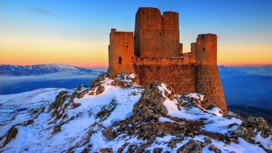 Natura incontaminata, magia e borghi da favola: una community web racconta l'Abruzzo