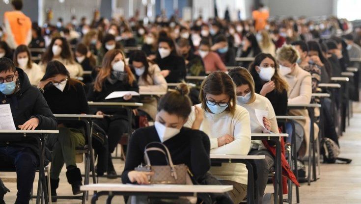 Lavoro, per i concorsi alla Regione Puglia oltre 65mila domande per 306 posti. "Quasi 400 arrivate dalla Lombardia"