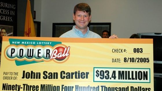 New Hampshire, una donna vince 500 milioni alla lotteria e vuole restare anonima. Ma per legge non può
