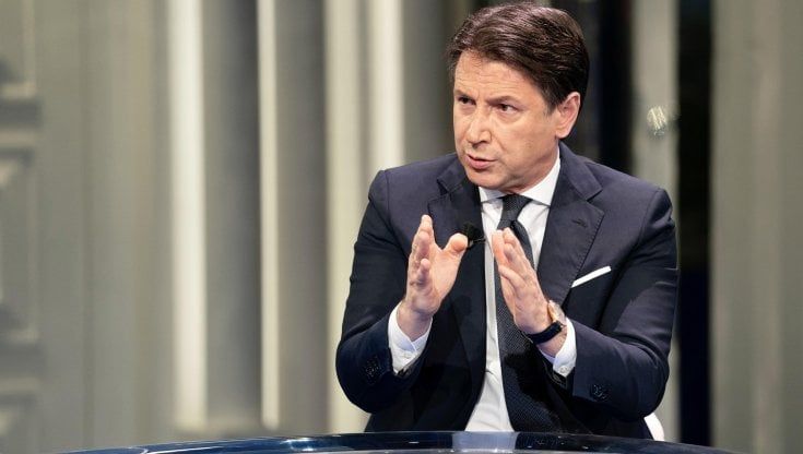 Covid, ipotesi zona rossa per il weekend del 9-10. L'8 alcune regioni cambiano fascia