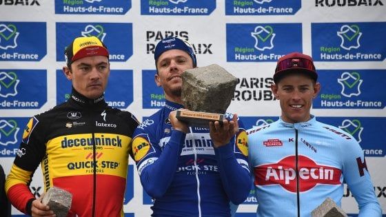 Ciclismo, Parigi-Roubaix: è Gilbert il re del pavé