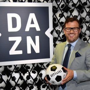 Dazn: pronti a collaborare con il Garante. Altroconsumo: un altro mese gratis ai tifosi