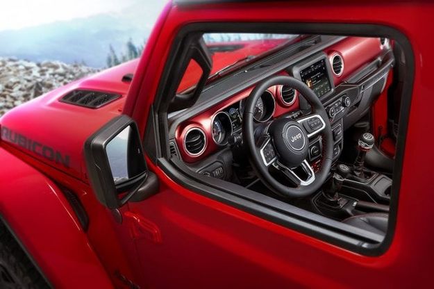 Prime immagini degli interni della nuova Jeep Wrangler