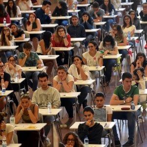 Laureati sempre in calo e titolo dopo i 27 anni: il flop della riforma 3+2 