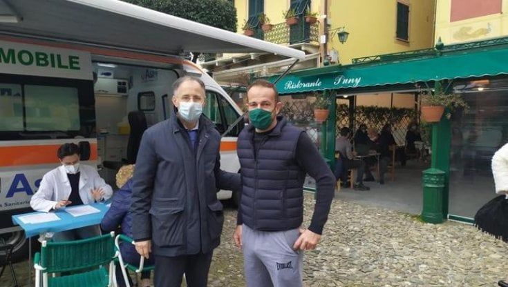 Portofino, il vaccino in piazzetta