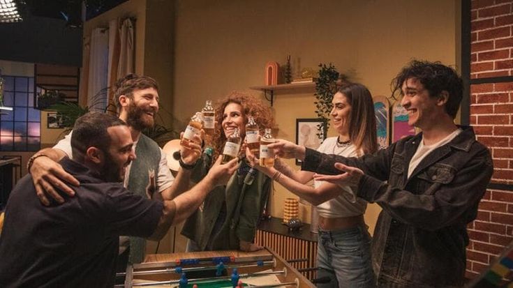 Birra, pizza e amicizie autentiche: così Gen Z e Millennial si sentono davvero sé stessi