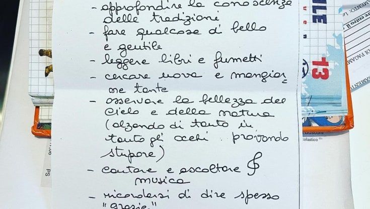 Maestra di una scuola dà i compiti vacanze:  "Leggere, divertirsi, fare qualcosa di bello e gentile"