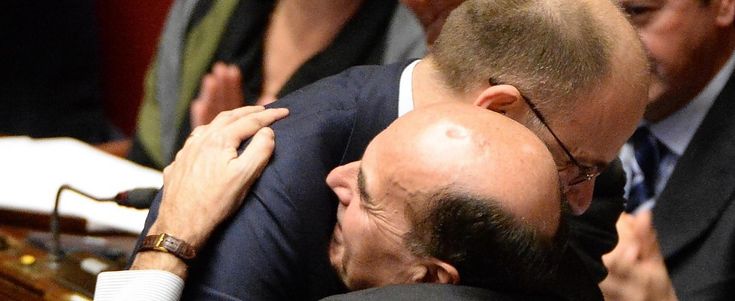 Il governo Renzi incassa la fiducia anche alla Camera. Applausi per Bersani tornato in aula
