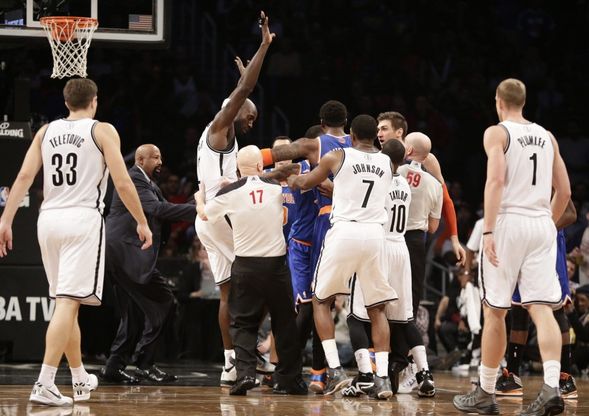 Basket Nba, Bargnani trascina i Knicks ma si fa espellere