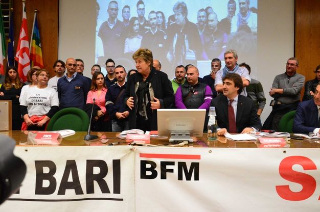 Lavoro, sul palco 'gli angeli' della Camusso:<br />sono i dipendenti delle aziende in crisi