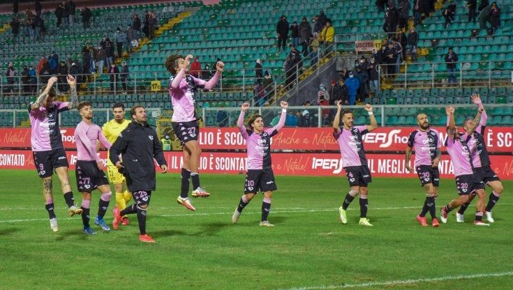 Derby, via libera ai tifosi del Palermo sugli spalti del "Massimino"
