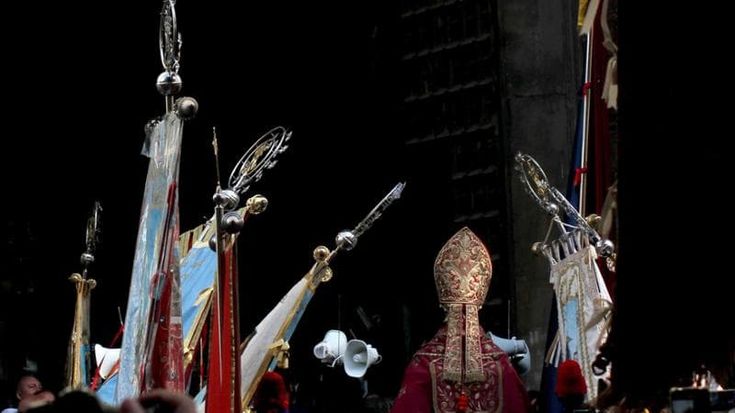 Il culto del santo patrono non è folklore: da oggi la mostra fotografica “Operazione San Gennaro”