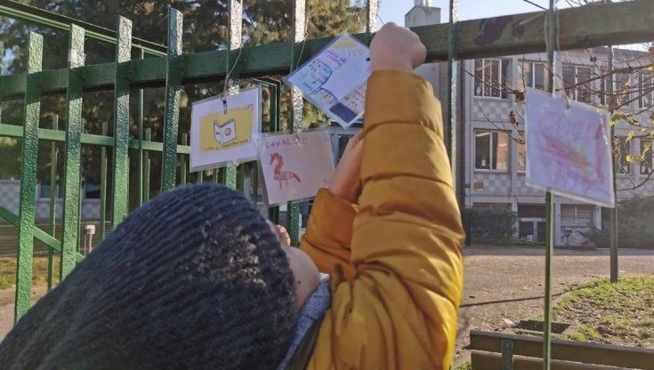 L'asilo del Corvetto vince il premio #ioleggoperché: tra parchi per dinosauri e la casa dei pony i desideri dei bambini per il quartiere