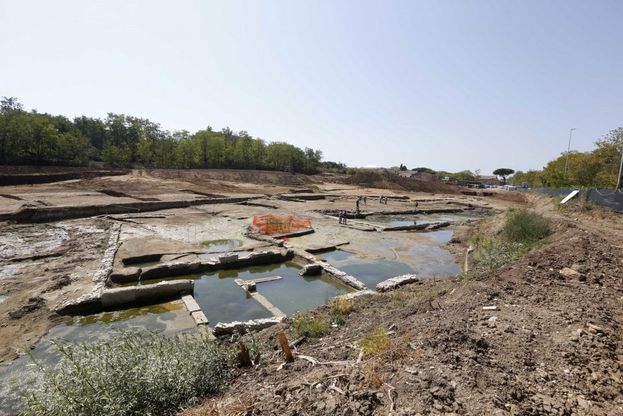 Archeologia, scoperta un'enorme vasca antica sulla via Ostiense: risale al IV a.C.