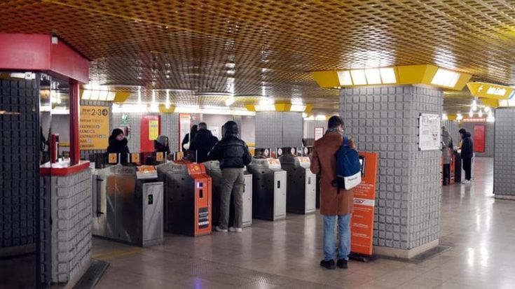 Metropolitana attiva fino alle due di notte nel weekend, la proposta piace al sindaco e ai partiti