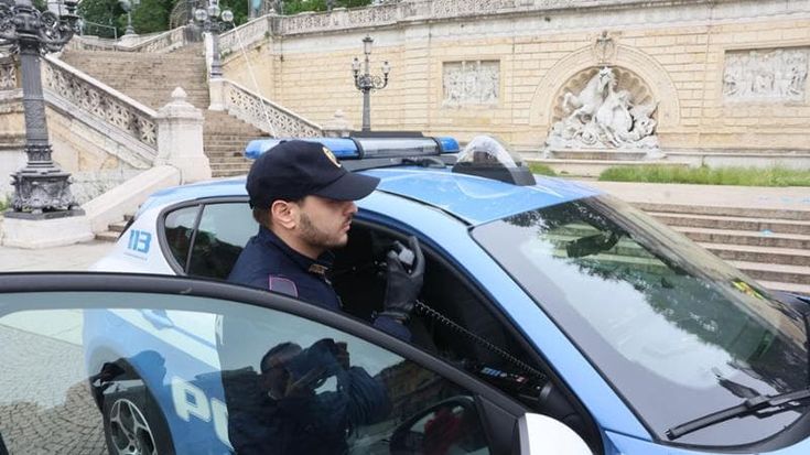 Tentarono di uccidere un giovane per droga in Montagnola. Ma sbagliarono persona: 3 arresti