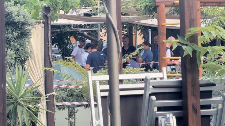 Risucchiata nella piscina con i capelli nel bocchettone: grave bambina di 11 anni
