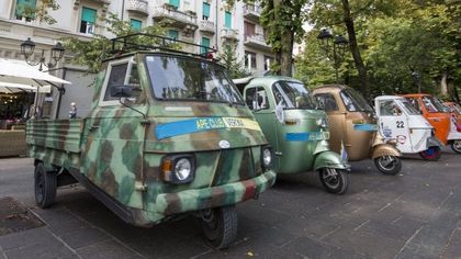 Tutti pazzi per l'Apecar: che show al raduno più grande del mondo