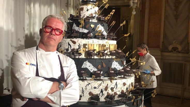 L'inarrestabile Ernst Knam apre due nuove pasticcerie: una con la moglie e l'altra (anche) vegana