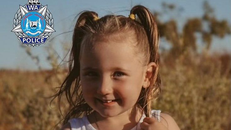 In Australia una bambina di 4 anni, Cleo Smith, è scomparsa di notte mentre dormiva in campeggio con i genitori 