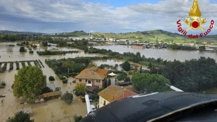 Maltempo in Toscana, il professore dell’Università: “Per difendersi dalle alluvioni servono paratie di protezione per negozi e abitazioni interrate”
