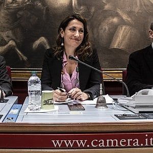 M5S, la mail dello staff di Carla Ruocco: "Le è stato riservato un posto tra le l'autorità?"