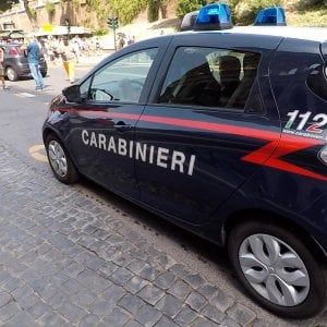 Rimini, trova portafogli con 4mila euro e lo consegna ai carabinieri