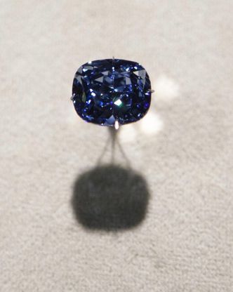 Los Angeles, ecco Blue Moon, rarissimo diamante blu
