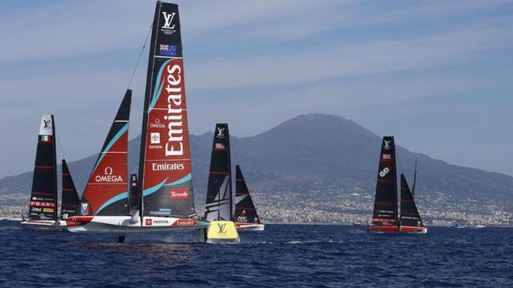 America’s Cup, Luna Rossa domina l’Official practice day: la brezza termica del golfo impegna i team