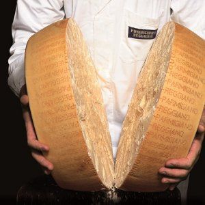 Parmigiano Reggiano, fino a 36mila forme in Canada e Usa