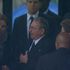Sudafrica, la stretta di mano Obama e Raul Castro