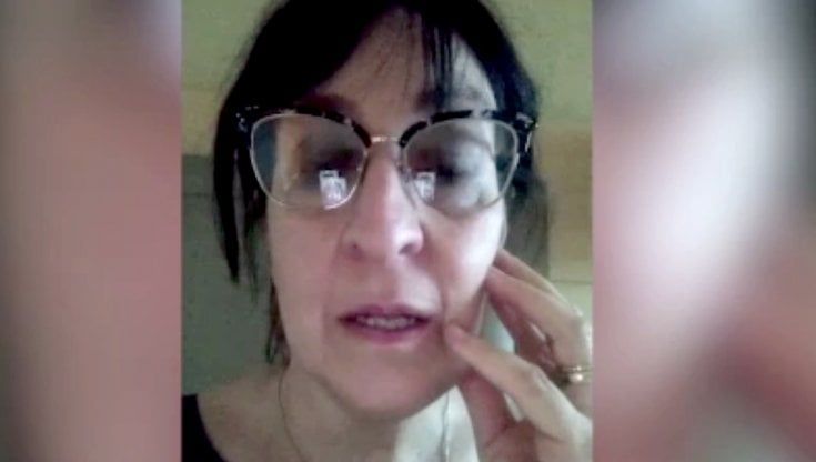 Torna dall'India la coppia di Campi Bisenzio che ha adottato una bambina