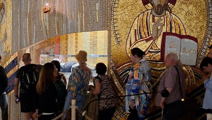 I sacristi a rischio licenziamento di San Giovanni Rotondo scrivono al Papa: “Non ci abbandoni”