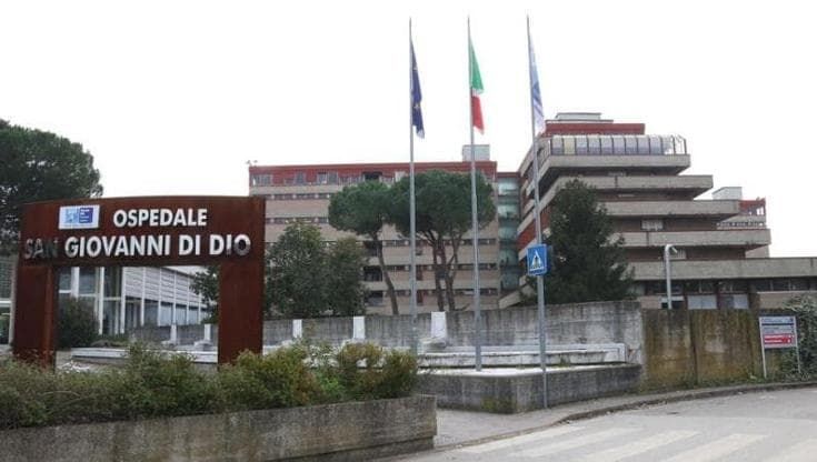 Morta dopo il parto a Torregalli, 12 indagati
