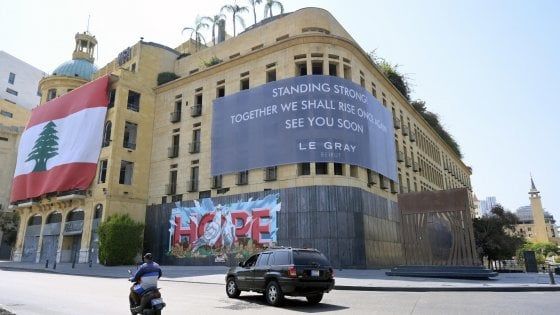 Conte a Beirut con gli aiuti italiani:  “Con il nostro sostegno il Libano si rafforzerà”