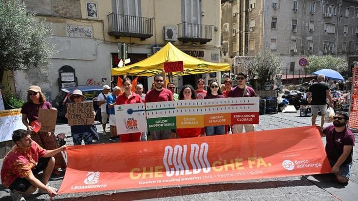 Napoli sempre più rovente, allarme di Legambiente: a Secondigliano 39,7 gradi