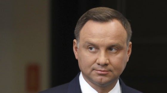 Polonia, a sorpresa il presidente blocca la contestata riforma della Corte suprema
