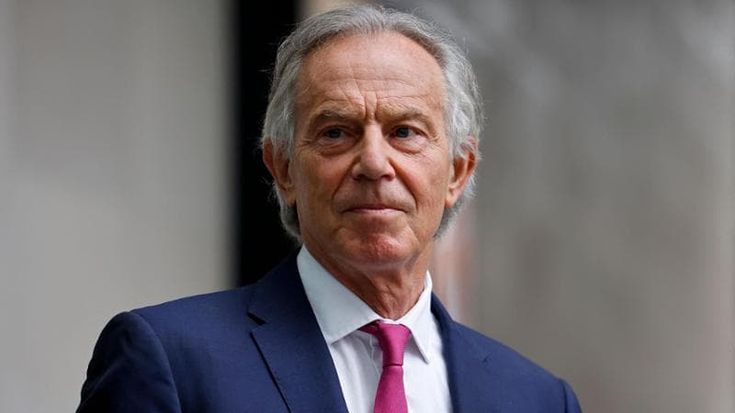 Tony Blair all’attacco: “Gli errori di Starmer e le illusioni anti-Brexit, serve un centro radicale”