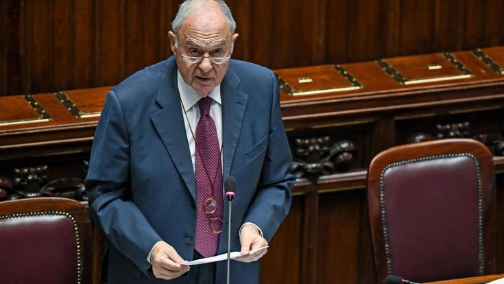Savona shock: "Possono spingerci fuori dall'euro"