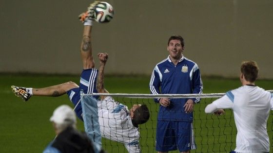 Argentina, primo allenamento beffa in Brasile. Applausi per Messi: "Voglio vincere"