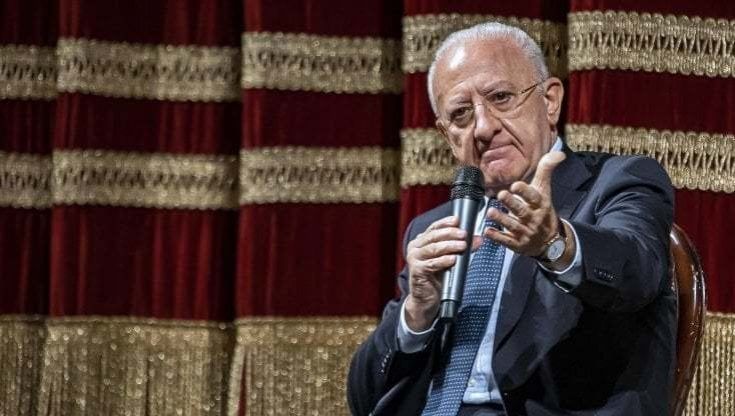 "Il Pd si è piegato al padrinato di De Luca"