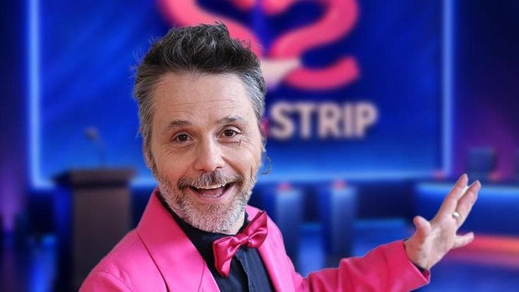 Angelo Pisani lancia Slip&Strip, il quiz in teatro dove vince chi non si spoglia: “Rompiamo i tabù”