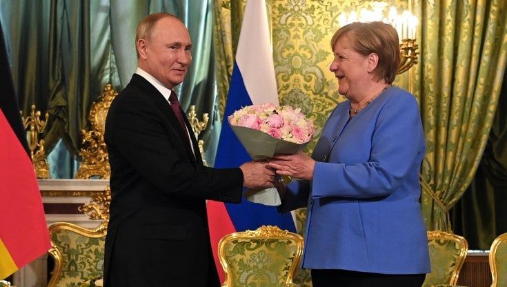 Afghanistan, Merkel chiede a Putin di fare da mediatore nella crisi