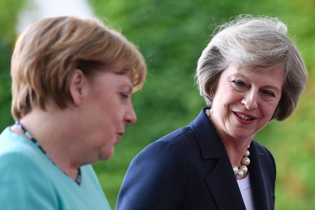 Brexit, May vola da Merkel a Berlino: le donne forti d'Europa a confronto