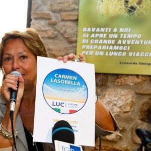 Carmen Lasorella si candida alla presidenza della Basilicata: "Ripartiamo dalla società"