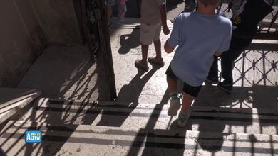 "Mamma, dobbiamo cambiare scuola perché siamo neri?": l'effetto decreto legge con il tetto stranieri