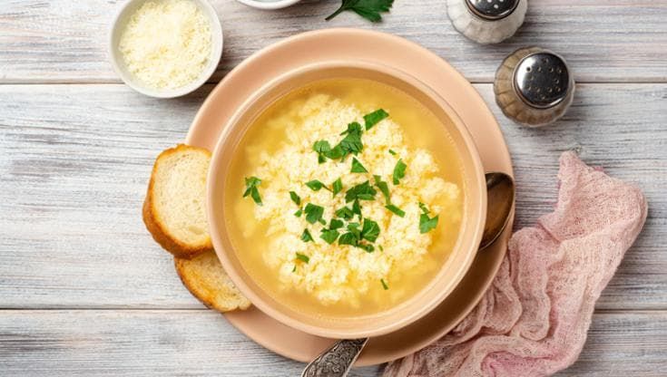 Stracciatella o minestra maritata: il pranzo di Santo Stefano non è un “recupero”