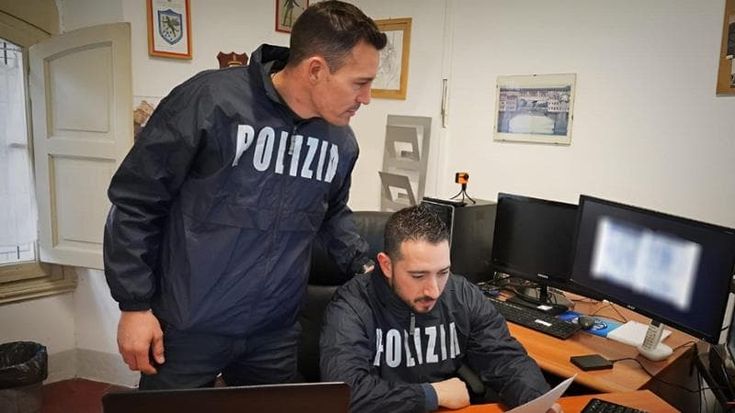 Due rapine compiute a suon di cazzotti, a Firenze arrestato un giovane